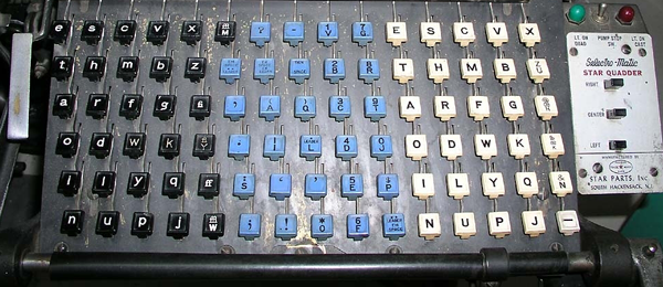 El teclado de una linotipia.
