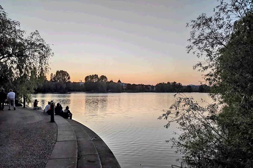 Una imagen con un bandeado evidente en el cielo.